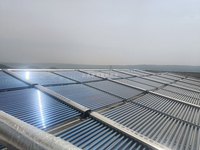 【圖片】制藥廠恒溫庫太陽能預(yù)加熱系統(tǒng)工程